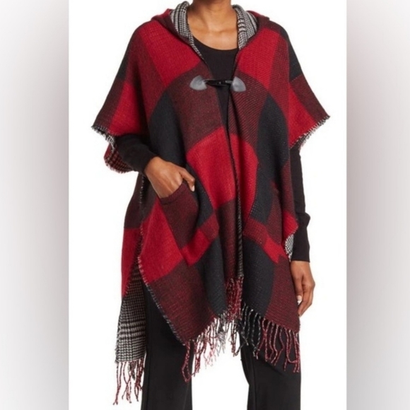 Beautiful New Hooded Red Black Buffalo Check St John’s Johns Bay Shawl Wrap - Picture 1 of 3